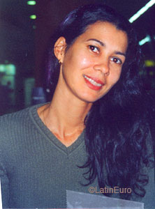 Date this young Brazil girl Magda from CAMBORIU B7331