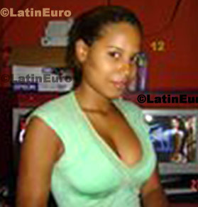 Date this nice looking Brazil girl Lays from Recife B74