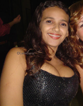 Date this tall Brazil girl Leide from FLORIDA B7516