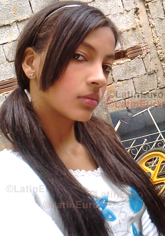 Date this foxy Brazil girl Denise- from Sao Paulo B771
