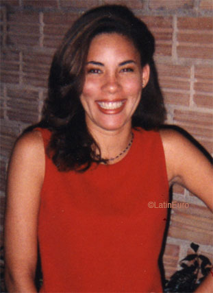 Date this nice looking Brazil girl Adriana from MACEIO B7808
