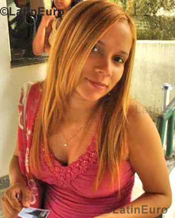 Date this delightful Brazil girl Aline from Nova Iguacu B804