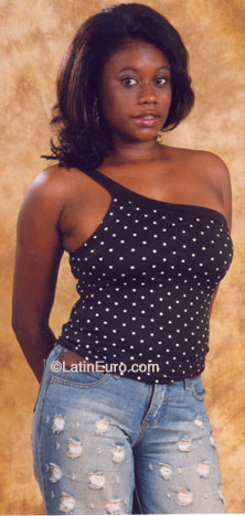Date this hard body Brazil girl Patricia from RIO DE JANEIRO B8203