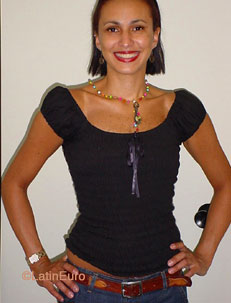 Date this hot Brazil girl Claudia from RIO DE JANEIRO B8302