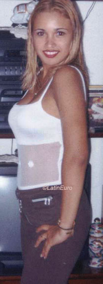 Date this hard body Brazil girl Emely from MANAUS B8324