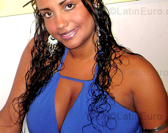 Date this fun Brazil girl Ingrid from Macae B916