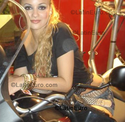 Date this nice looking Brazil girl Elainy from Caruaru B930