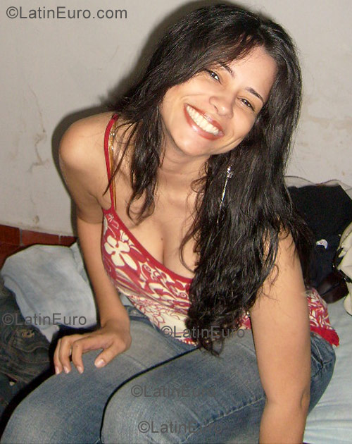 Date this fun Brazil girl Rosana from Goiania B977