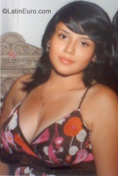 Date this good-looking Colombia girl Viviana from Cali C7914