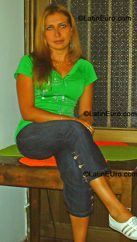 Date this charming Colombia girl Diana- from Manizales C7947