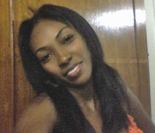 Date this nice looking Colombia girl Diana from Cali  C7952