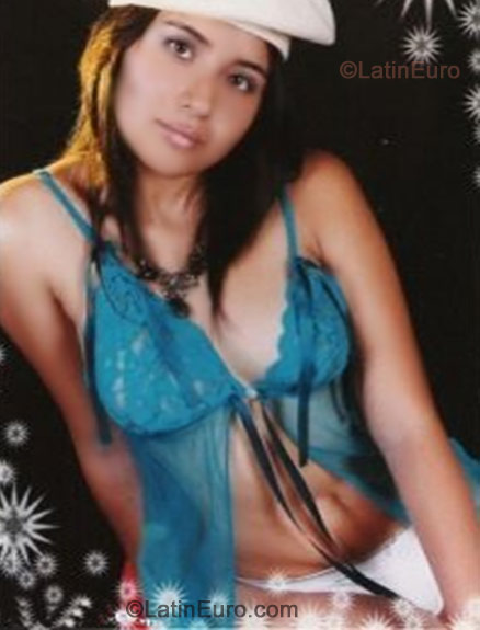 Date this attractive Colombia girl Deisy from Medellin C7969