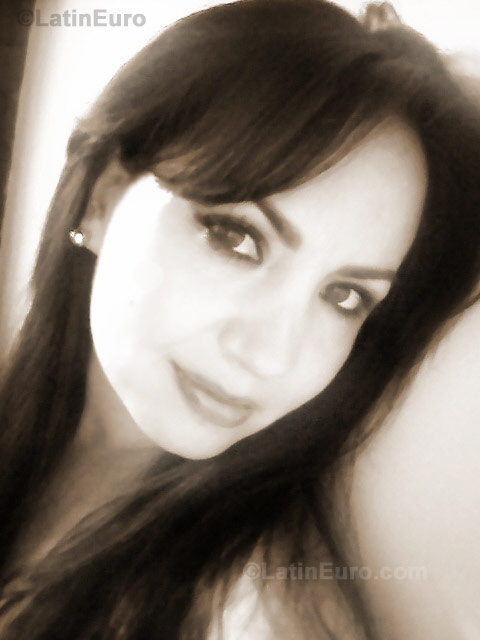 Date this funny Colombia girl Andrea- from  C8007