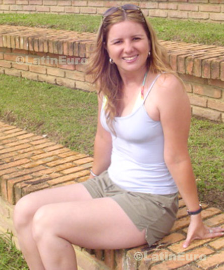Date this hot Colombia girl Mary from Floridablanca C8019