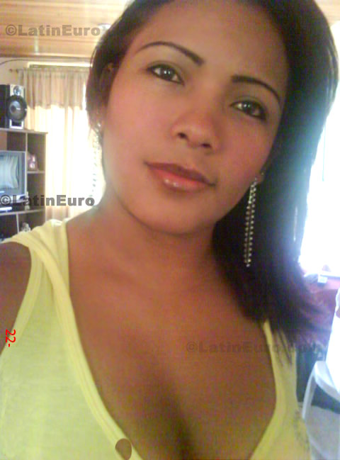 Date this good-looking Colombia girl Denis- from Valledupar C8043