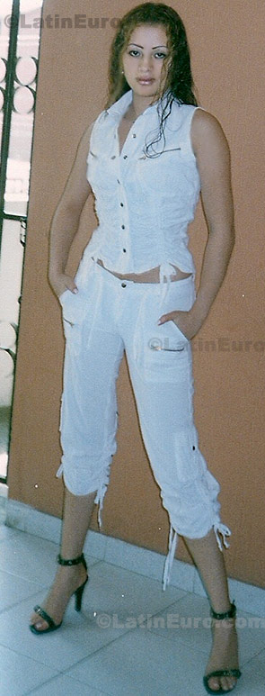 Date this athletic Colombia girl Valeri from Cali C8068
