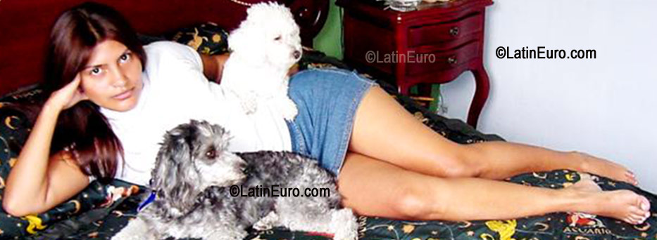 Date this funny Colombia girl Nnicolle from Manizales C8071
