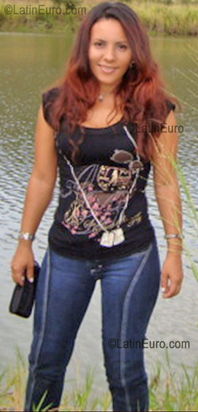 Date this pretty Colombia girl Jacqueline from  C8073