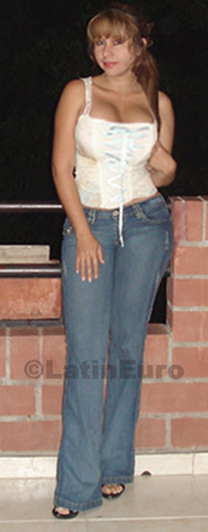 Date this cute Colombia girl Genny from Cali C8078