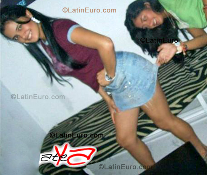 Date this happy Colombia girl Ingrid from Villavicencio C8095