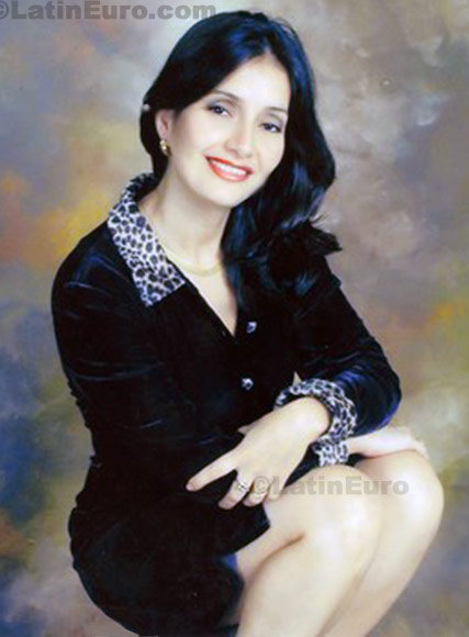 Date this tall Colombia girl Martha from Bogota C8126
