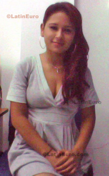 Date this athletic Colombia girl Marcela from Pereira C8136