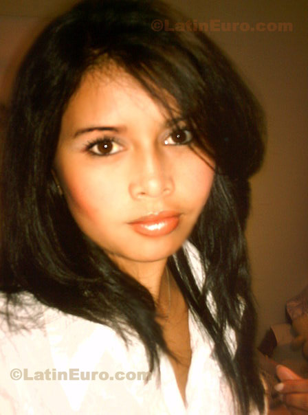 Date this hard body Colombia girl Carol from Bogota C8144