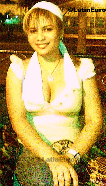 Date this hard body Colombia girl Edna- from Bucaramanga C8156