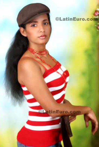 Date this gorgeous Colombia girl Maria from  C8193