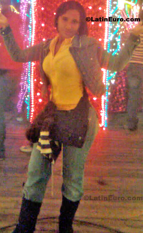 Date this passionate Colombia girl Yulier from Medellin C8211