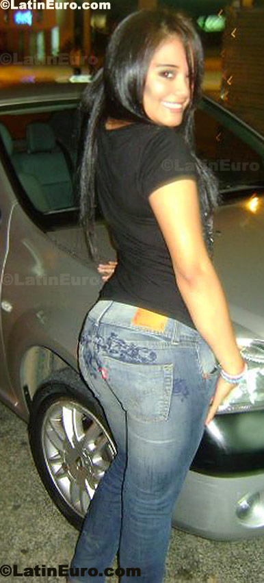 Date this passionate Colombia girl Andrea from Cali C8248