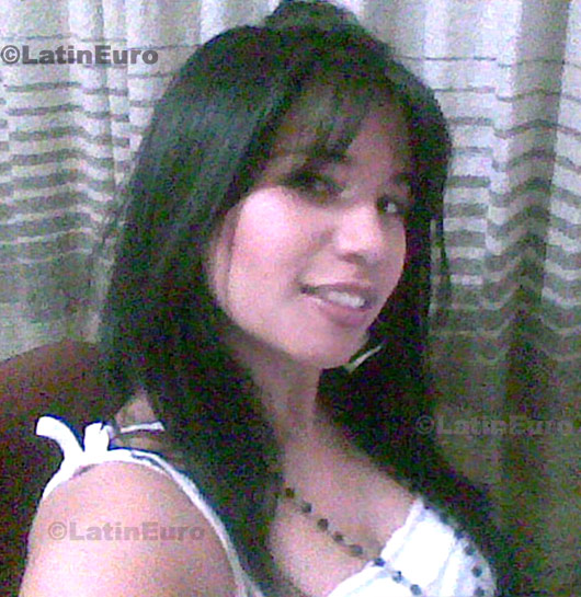 Date this gorgeous Colombia girl Camila from Bogota C8259