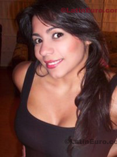 Date this lovely Colombia girl Marcela from Barranquilla C8280