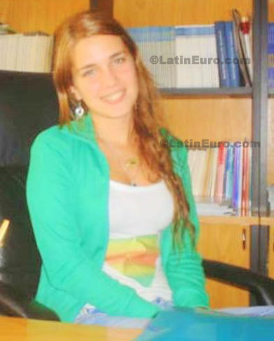 Date this nice looking Colombia girl ErikaMaria from  C8291