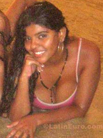 Date this exotic Colombia girl Laura from Barranquilla C8310