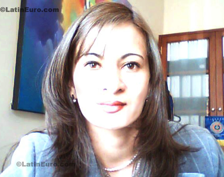 Date this hard body Colombia girl Claudia from Bogota C8326