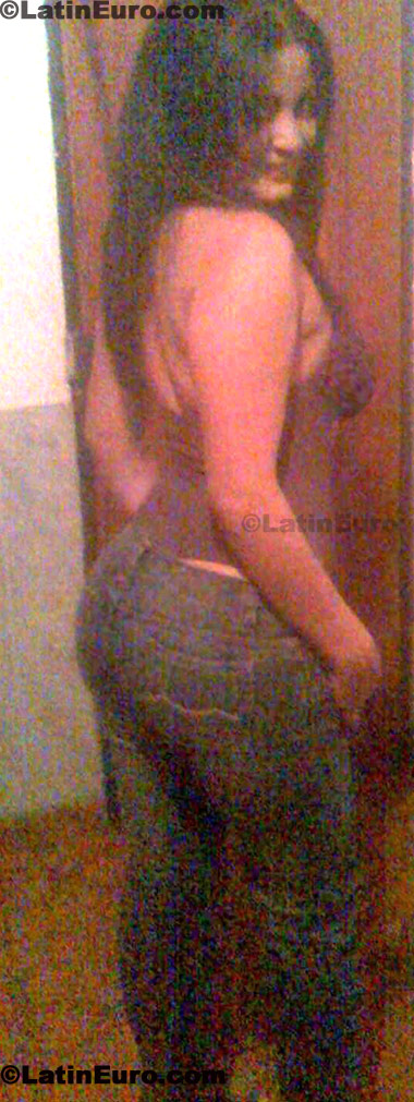 Date this charming Colombia girl Vanessa- from  C8339