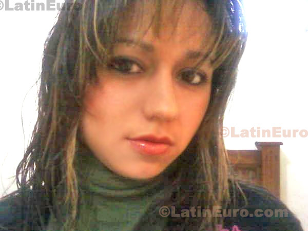 Date this hard body Colombia girl Yennis from Medellin C8361
