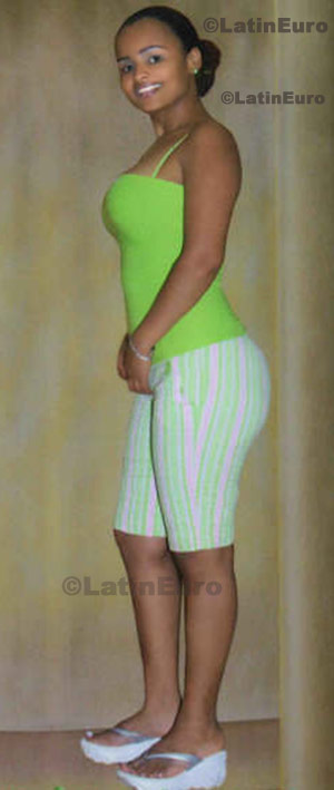 Date this delightful Colombia girl Adriana from Pereira C8363