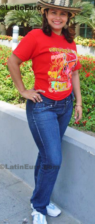 Date this delightful Colombia girl Angela from Barranquilla C8371