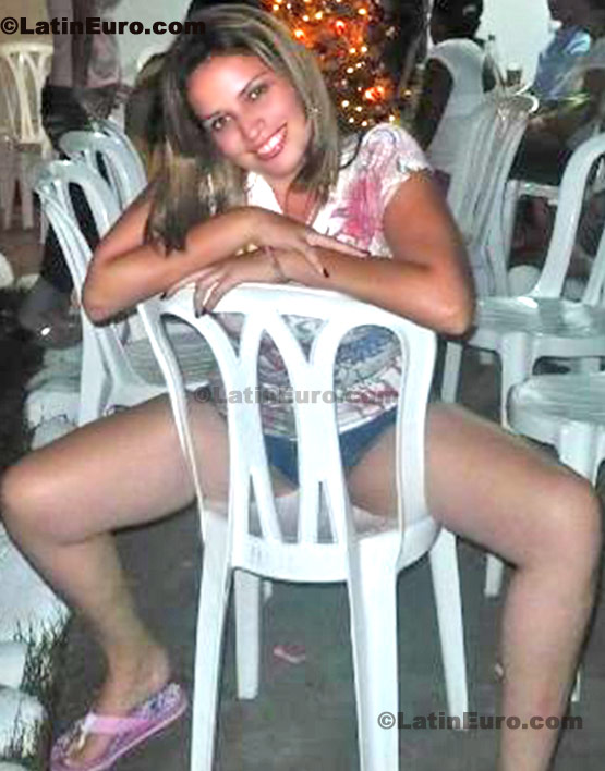 Date this athletic Colombia girl Maria from  C8393