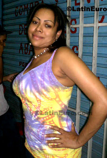 Date this voluptuous Colombia girl Marta from Cali C8395