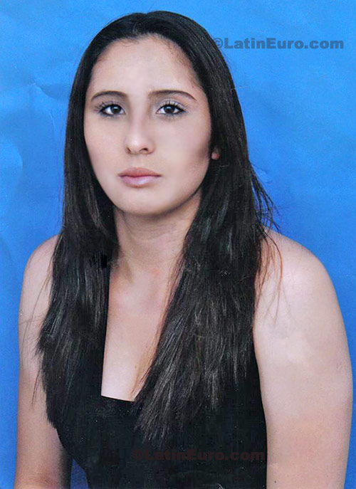 Date this fun Colombia girl Yenny from Bogota C8398