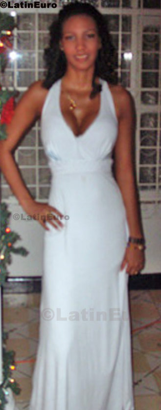 Date this young Colombia girl Monica from Barranquilla C8458