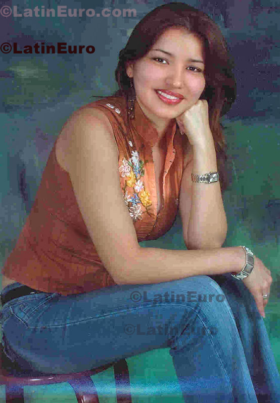 Date this cute Colombia girl Sandra from Cali C8476