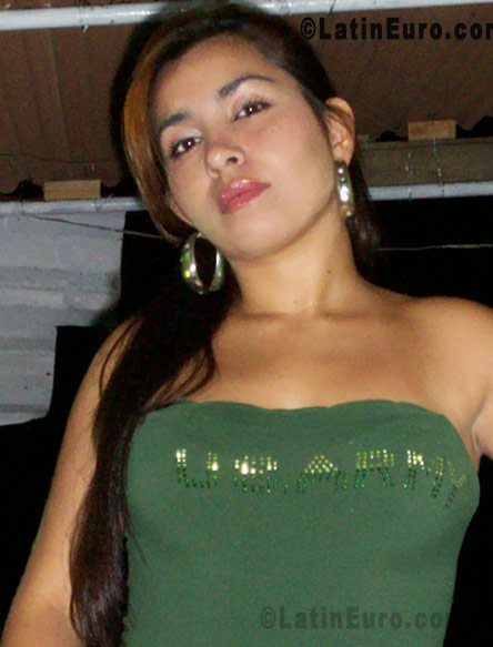 Date this cute Colombia girl Jennyfer from Pereira C8496