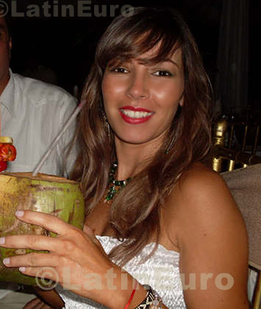 Date this georgeous Colombia girl Claudia from Cali C8530