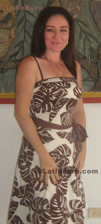 Date this foxy Colombia girl Amparo from Villavicencio C8534