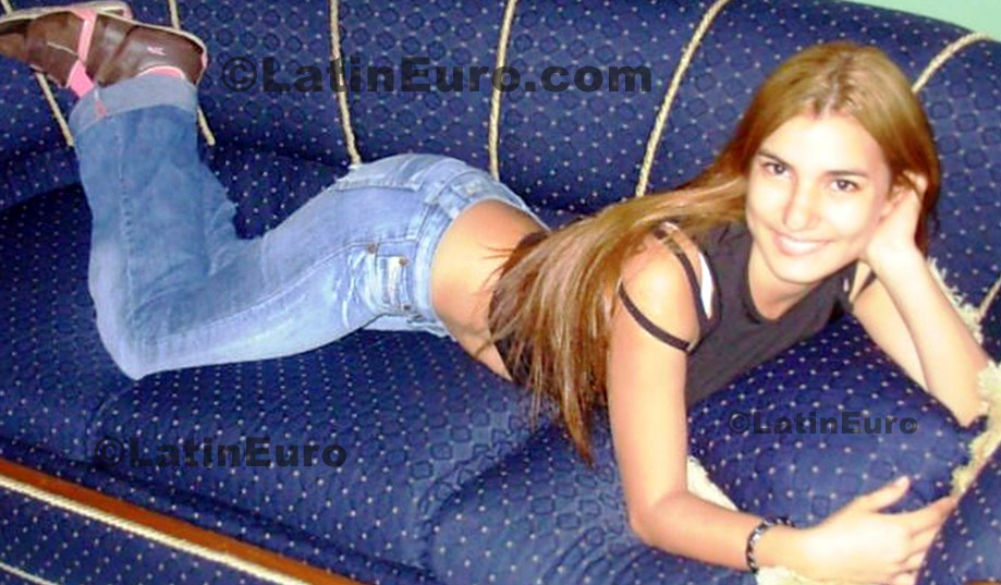 Date this sultry Colombia girl Gloria from  C8639