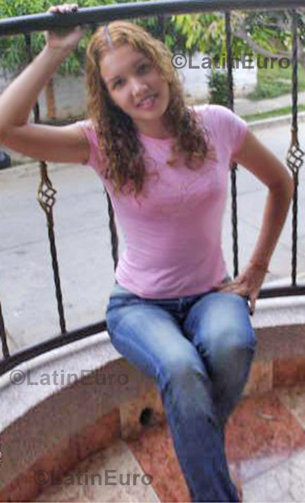 Date this funny Colombia girl Lisseth- from Valledupar C8648